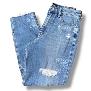 Hollister Ultra High Rise Mom Jean 90s 28 7 Ankle Straight Distressed Raw hem